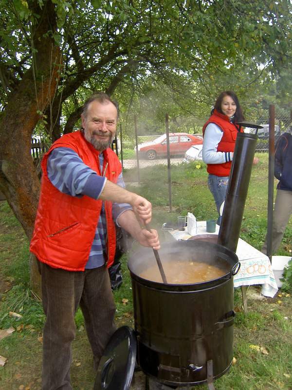 Horúci guláš príjemne zohrial