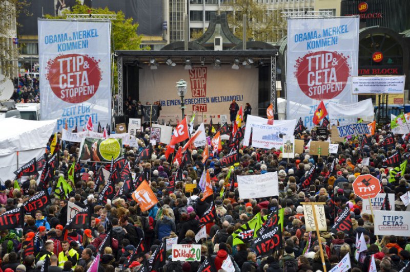 Protest verejnosti proti TTIP Protest verejnosti proti TTIP